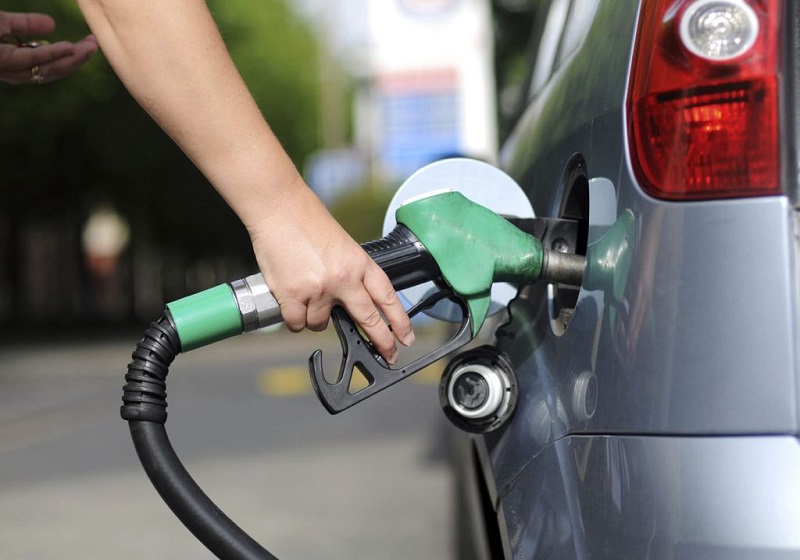 Com alta de 1,68% anunciada para amanhã, gasolina tem recorde de preço